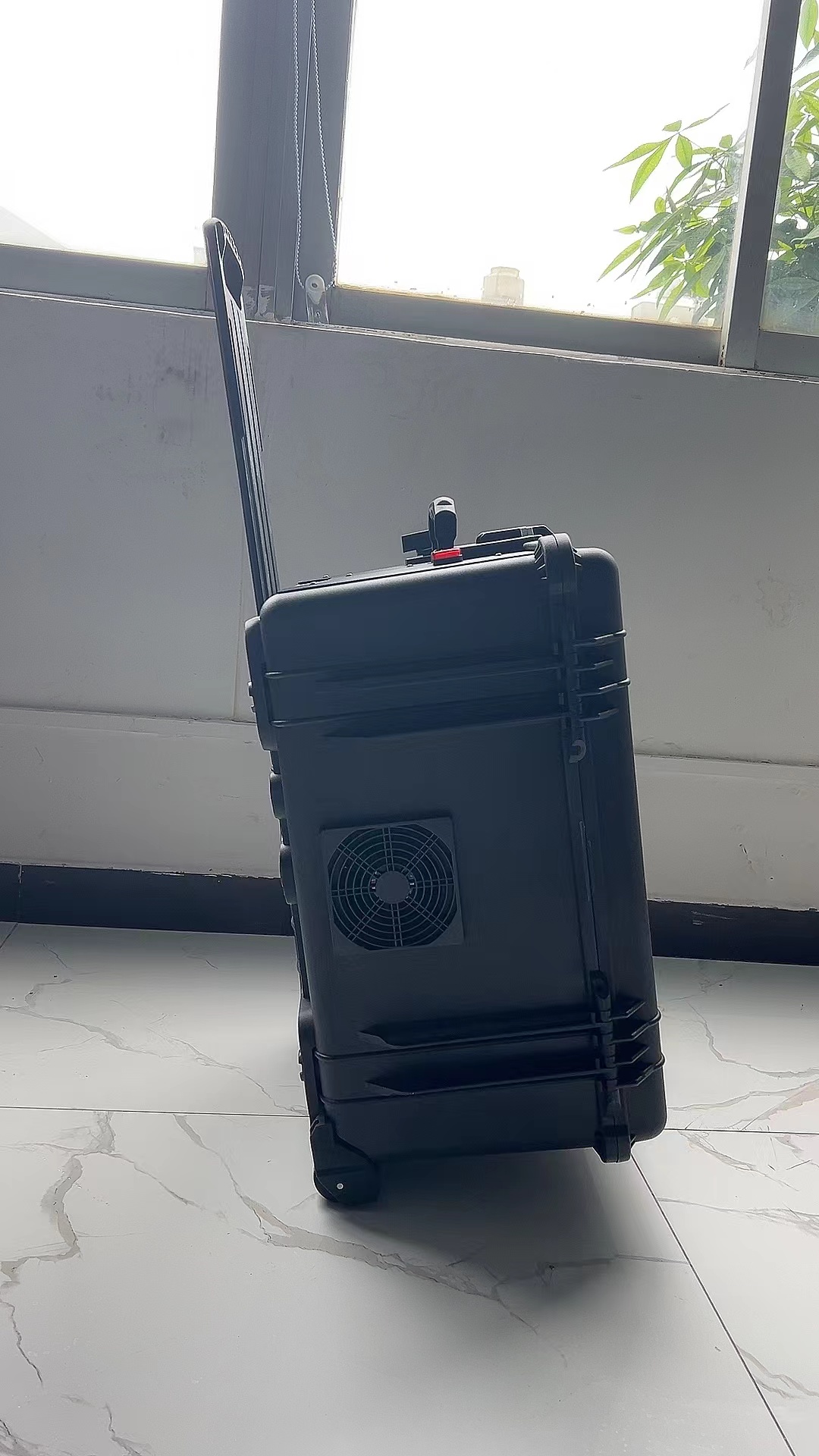 高密手拉箱型移动通信干扰器